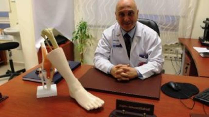 Tırnak Batması En &Ccedil;ok Gen&ccedil;leri Tehdit Ediyor