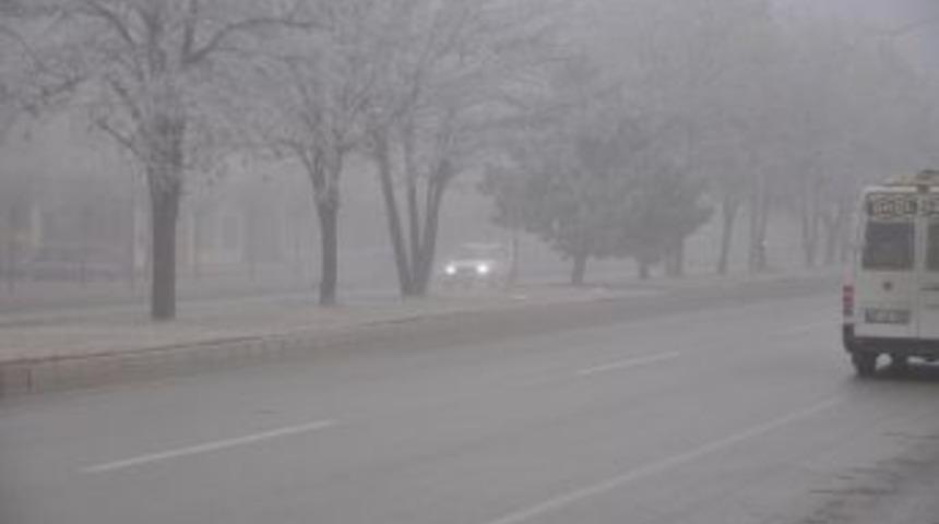 Yoğun Sis Hayatını Olumsuz Y&ouml;nde Etkiledi