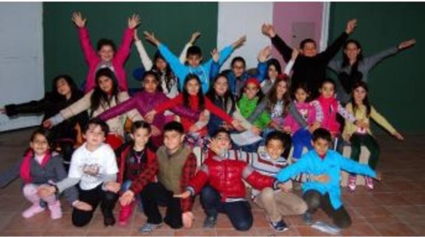 &Ccedil;ukurova Bşt'nin Tiyatro Dersleri Başladı