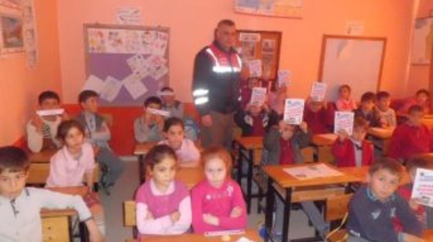 Jandarmadan K&ouml;y Okullarındaki &Ouml;ğrencilere Trafik Eğitimi