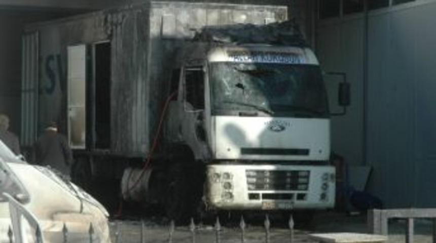 Kamyon Yakıt Deposunda Patlama: 2&rsquo;si Ağrı 6 Yaralı