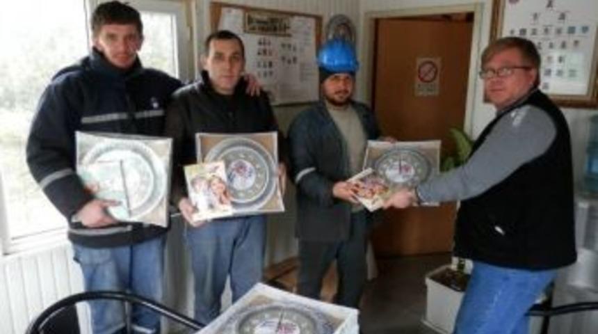 Sendika &Uuml;yelerine Hediyelik Saat Dağıtıldı