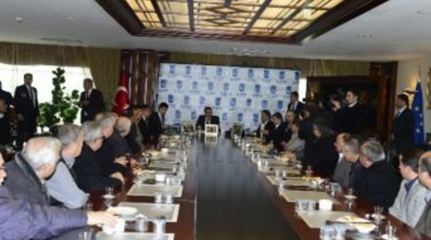 Başkan G&ouml;k&ccedil;ek&rsquo;ten İl&ccedil;e İl&ccedil;e M&uuml;jdeler