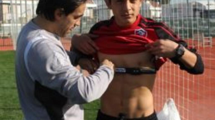 Karab&uuml;kspor&rsquo;un Antalya Kampı S&uuml;r&uuml;yor