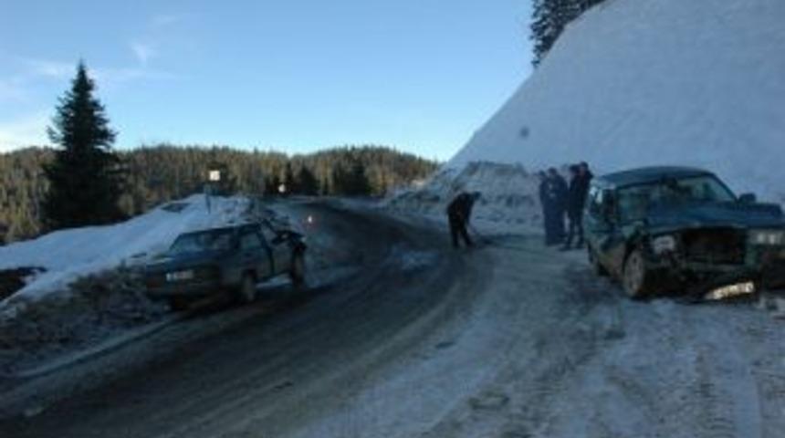 K&uuml;re'de kaza: 6 yaralı