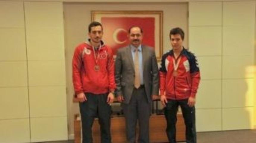 Tekirdağ Namık Kemal &Uuml;niversitesi &Ouml;ğrencisi Thai Box Turnuvasında Avrupa 3'c&uuml;s&uuml; Oldu