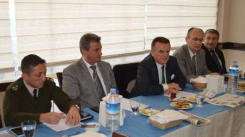 S&ouml;ke Kaymakamı Demirezer&rsquo;den 2013 Yılı Değerlendirmesi