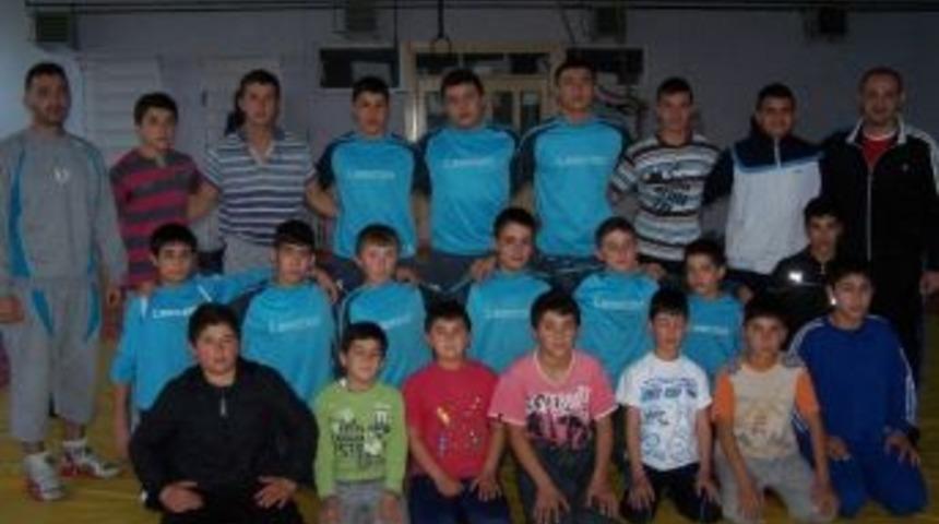 Korkutelili Pehlivanlar Olimpiyat Hazırlık Kampına &Ccedil;ağrıldılar