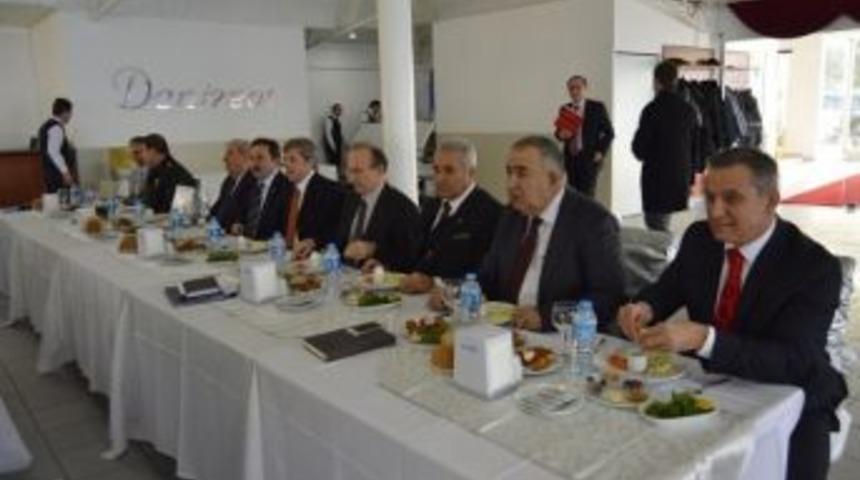 Vali &Ccedil;ınar Daire M&uuml;d&uuml;rleri İle Bir Araya Geldi