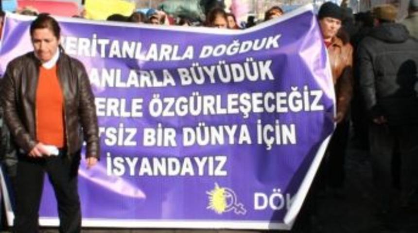 Paris'te &Ouml;ld&uuml;r&uuml;len 3 Pkk'lı Kadın Anıldı