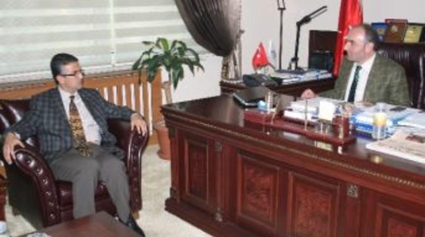 Mhp Adayı Prof. Dr. Aydın, Gen&ccedil; İşadamlarını Dinledi