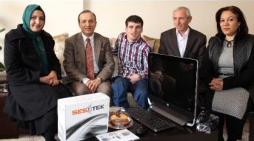 B&uuml;y&uuml;kşehir Belediyesi'nden Engelli Ressam Arslan'a Bilgisayar