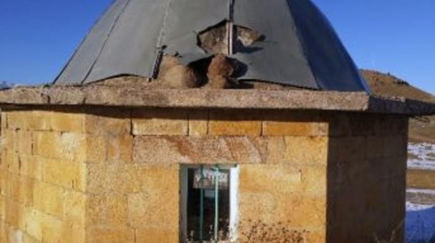 Firdevs Hatun T&uuml;rbesi&rsquo;nin Durumu İ&ccedil;ler Acısı