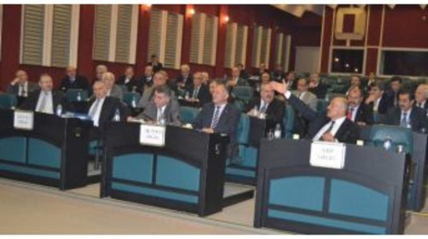 İl Genel Meclisinde Yumruklu Kavga