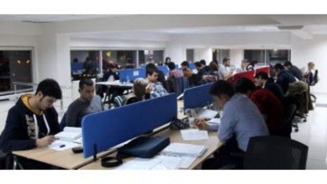 Selçuklu’dan Gençlere 24 Saat Hizmet