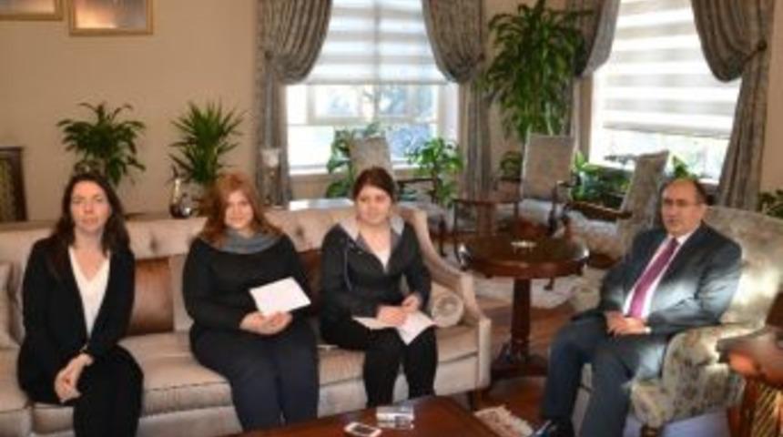 &Ouml;ğrenciler Vali Savaş İle R&ouml;portaj Yaptı
