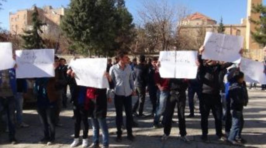 Silvan'da G&ouml;zaltına Alınan &Ouml;ğrenci Tutuklandı