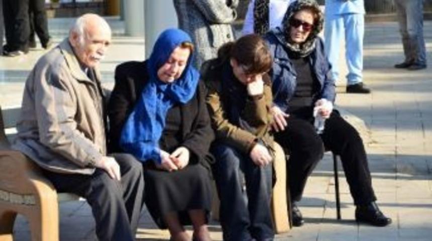 Adil Doktor Son Yolculuğuna Uğurlandı