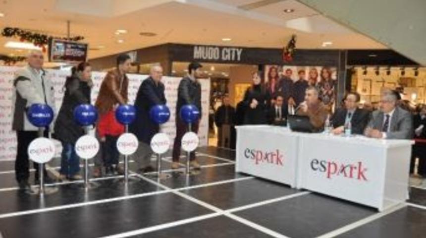 Espark&rsquo;ta Yılbaşı &Ccedil;ekilişinde &Ouml;d&uuml;ller Sahiplerini Buldu