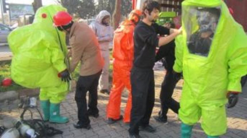 Yalovalı &Ouml;ğrencilerden Kimyasal Kazaya M&uuml;dahale