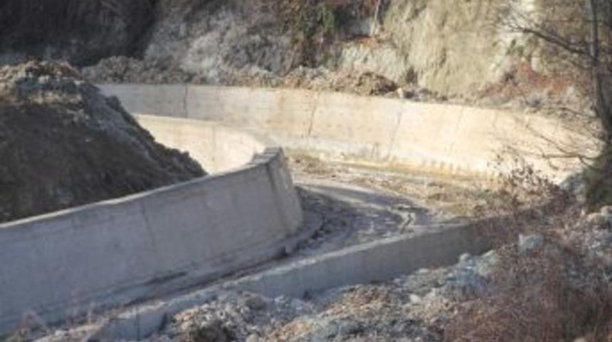 Dere Yatakları Ve Canlılar Tehlike Altında