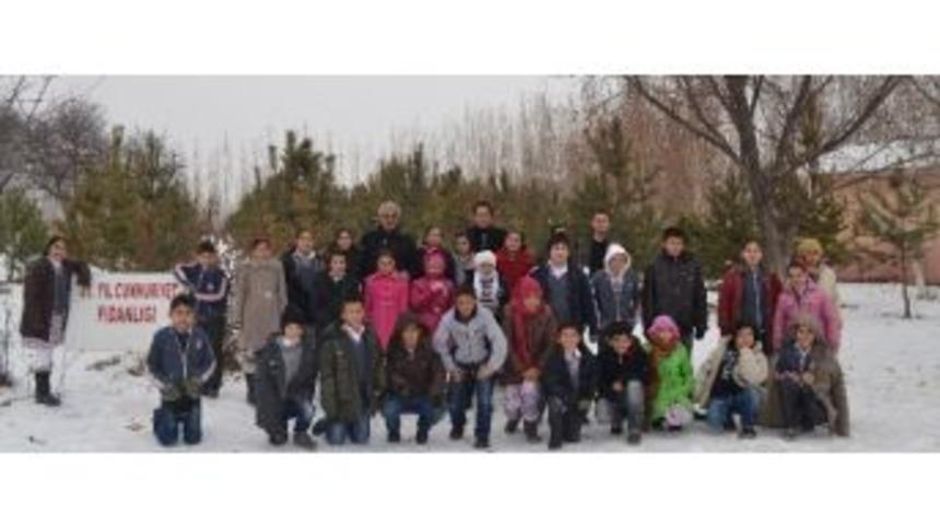 &Ouml;ğrencilere Doğa Ve Hayvan Sevgisi Eğitimi