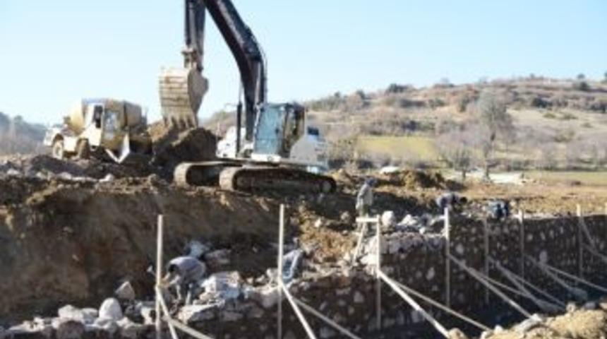 Uşak'ta Dokuzsele Deresinde Islah &Ccedil;alışmalarına Başlandı