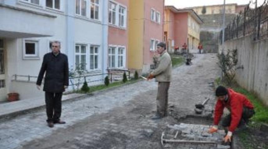 Alaplı’da Altyapıdan Dolayı Bozulan Zeminler Onarılıyor