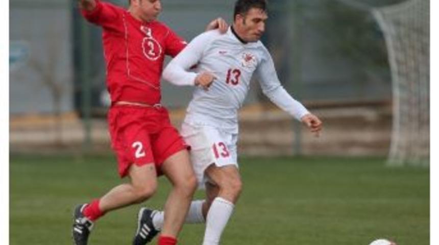 C&uuml;neyt &Ccedil;akır Şov Yaptı