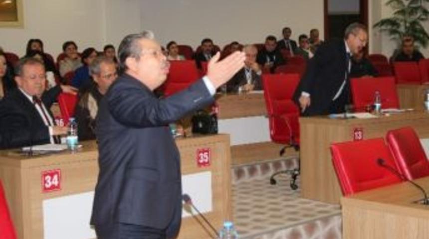Aydın Belediye Meclisi&rsquo;nde Gergin Anlar