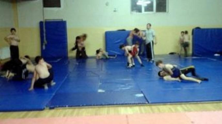 G&uuml;reş Antrenmanları Devam Ediyor