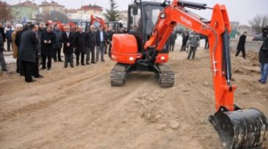 Ork&ouml;y&rsquo;den Kooperatiflere İş Makinesi