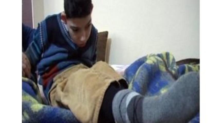 Babasının Terk Ettiği Engelli &Ccedil;ocuk Ameliyat İ&ccedil;in Yardım Bekliyor