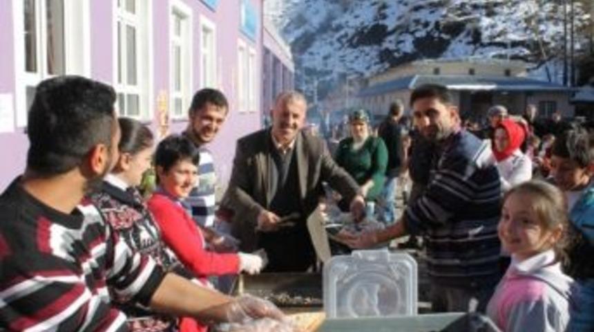 Murgullu &Ouml;ğrencilerin Hamsi Ziyafeti