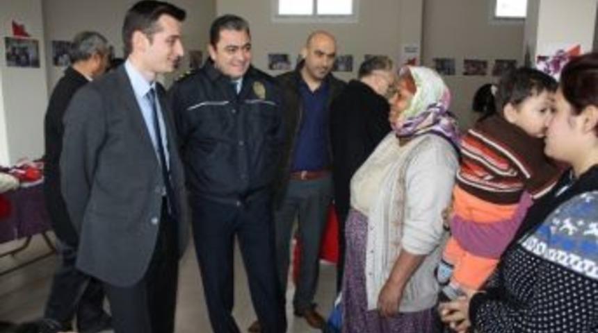 Polisten Vatandaşa &lsquo;dost Eli&rsquo;