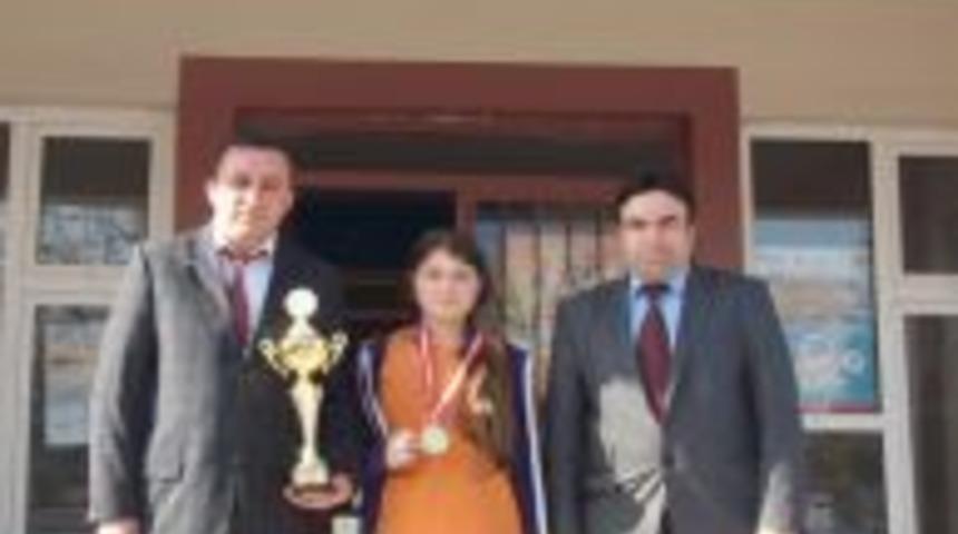 &Ccedil;atak Ortaokulu &Ouml;ğrencisi il birincisi oldu