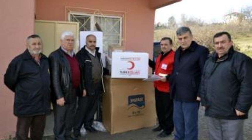 Kızılay Evi Yanan aileye yardım etti
