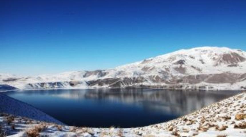 Aygır Gölünde Kış Güzelliği