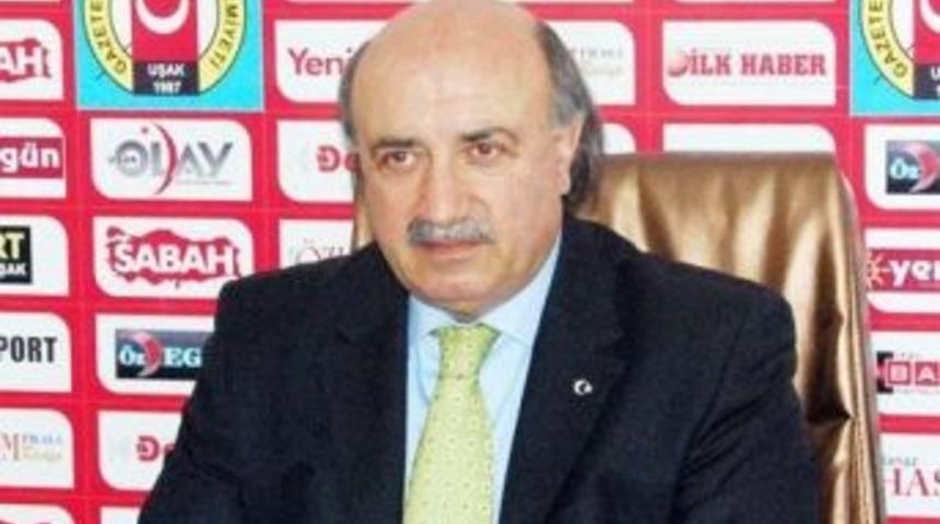 Uşak'da &Ccedil;alışan Gazeteciler G&uuml;n&uuml;nde Buruk Kutlama