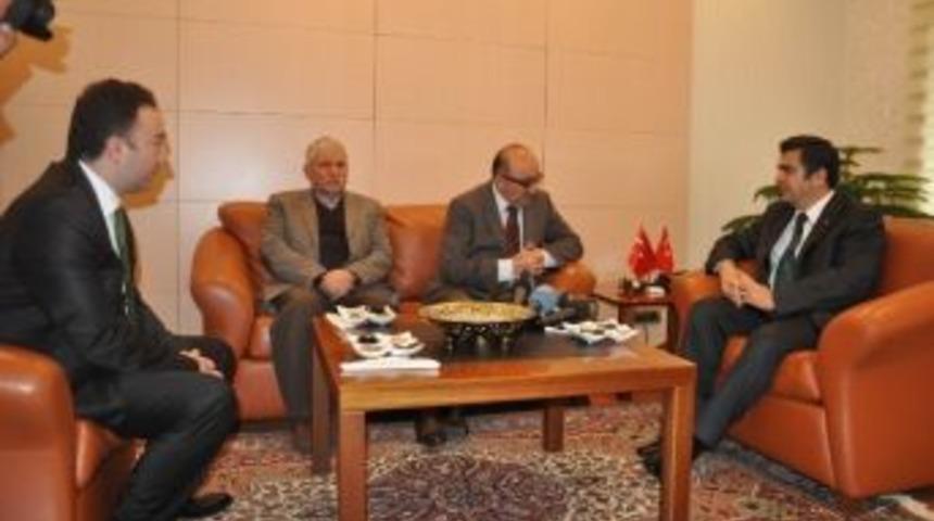 Gazetecilerden Vali D&uuml;zg&uuml;n&rsquo;e Ziyaret