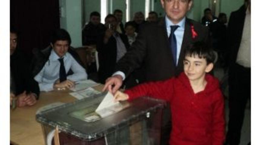 Altıntaş Esnaf Odası'nda Nadir Ertaş Yeniden Başkan