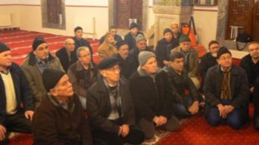 Boz&uuml;y&uuml;k'te Umre Yolcularına Seminer