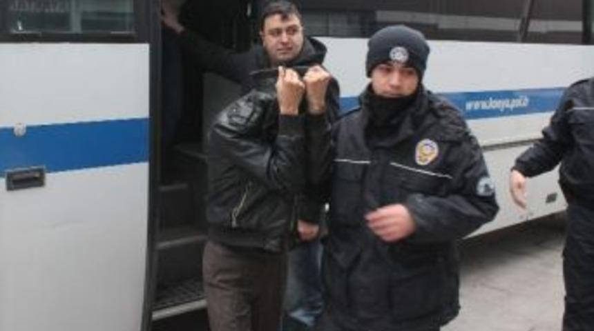 Ka&ccedil;ak Sigara Operasyonunda 15 Kişi Adliyeye Sevk Edildi