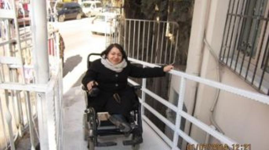 Kocaeli B&uuml;y&uuml;kşehir Belediyesi Engelleri Kaldırıyor