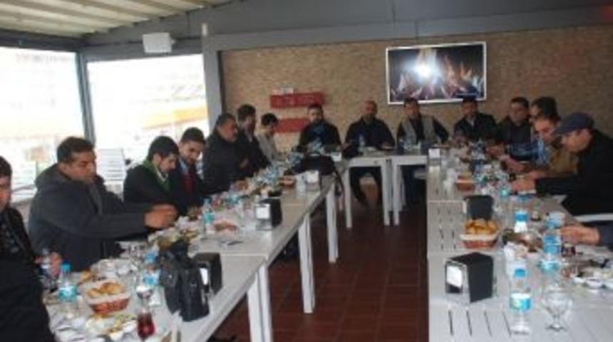 &Ccedil;alışan Gazeteciler Kahvaltıda Buluştu