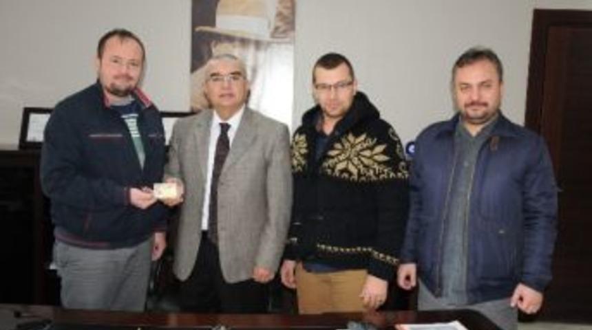 &Ccedil;orlu Belediye Başkanı Baysan&rsquo;a &Ccedil;orlu Gazeteciler Derneği &Uuml;ye Kartı Teslim Edildi