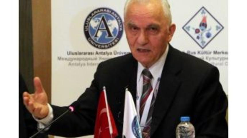 Dışişleri Eski Bakanı Yakış, &ldquo;t&uuml;rkiye Orta Doğu&rsquo;da D&uuml;ş&uuml;şe Ge&ccedil;ti&rdquo;