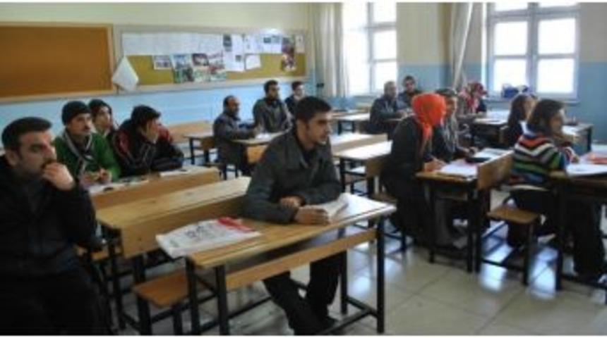 Engelliler, Ekpss Sınavına Hazırlanıyor