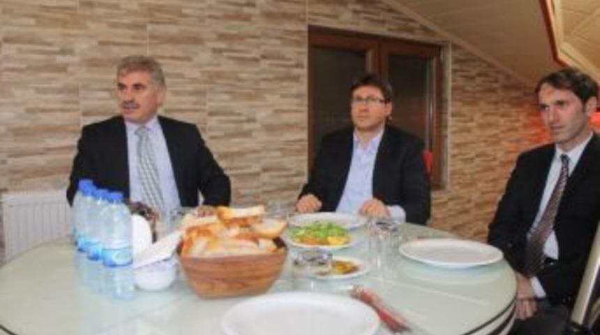 Mete Memiş Basın Mensuplarının "10 Ocak &Ccedil;alışan Gazeteciler G&uuml;n&uuml;"n&uuml; Kutladı