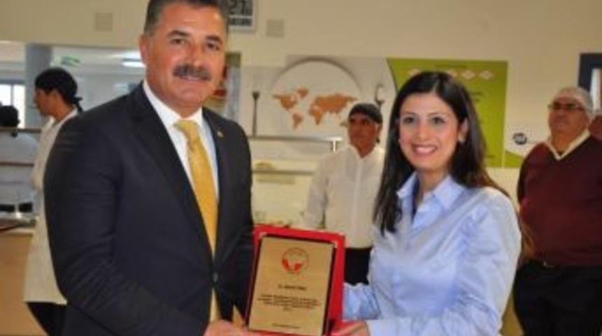 Başkan Tuna&rsquo;ya Odt&uuml;&rsquo;den Plaket